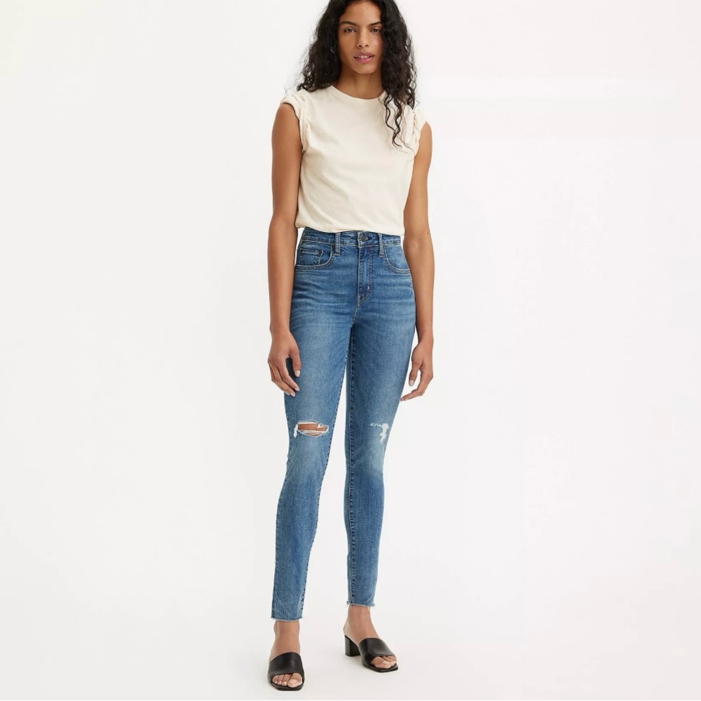 Levi’s women’s 721 high rise skinny jeans size 30